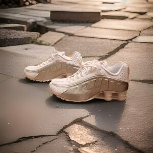 Size 8 - Nike Shox R4 White Metallic